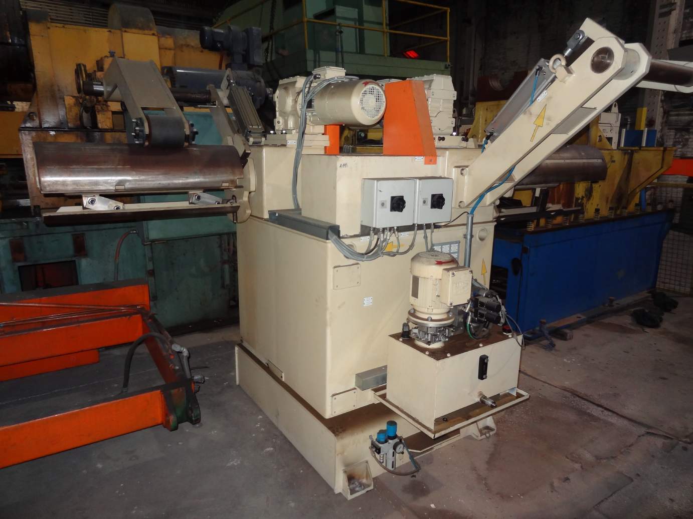 Picture of 36"  x  6,000# ARKU Double End Uncoiler